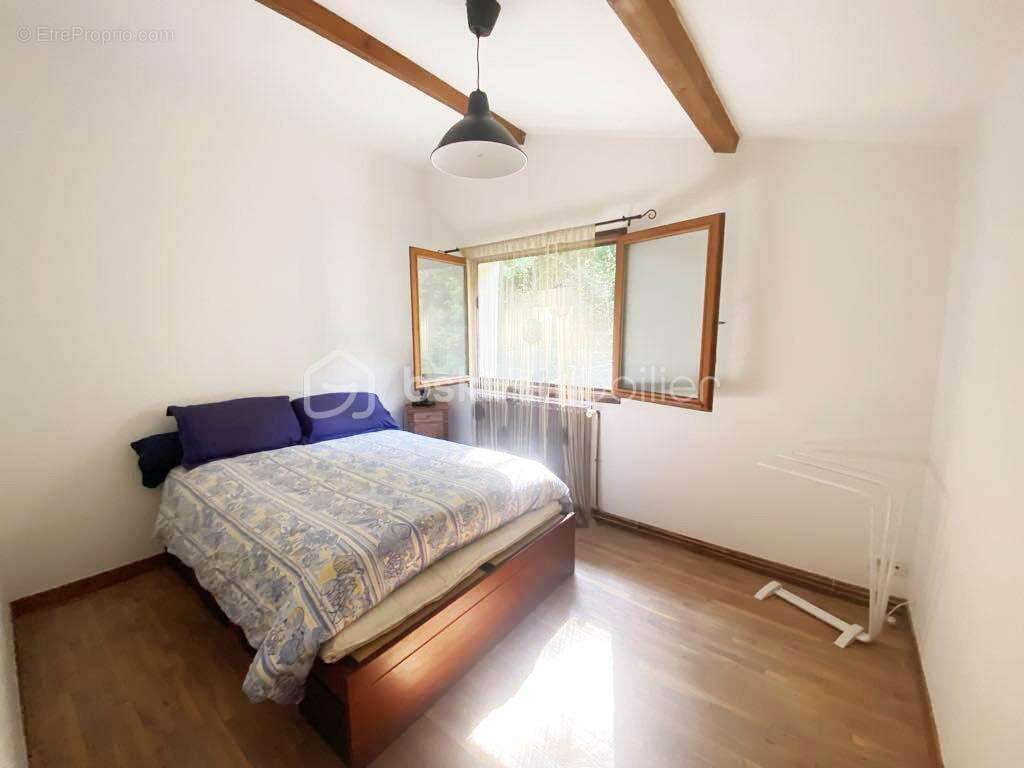 Maison à GREZIEU-LA-VARENNE