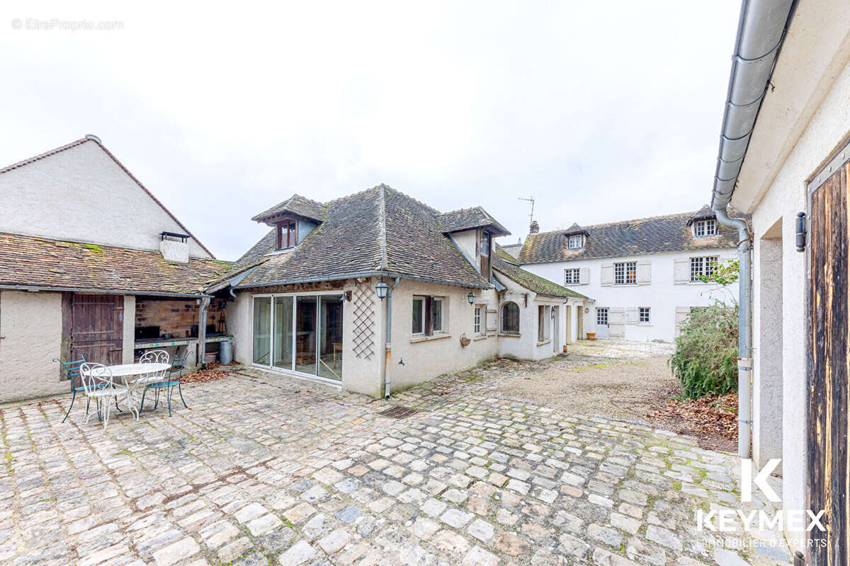 Maison à PONTOISE