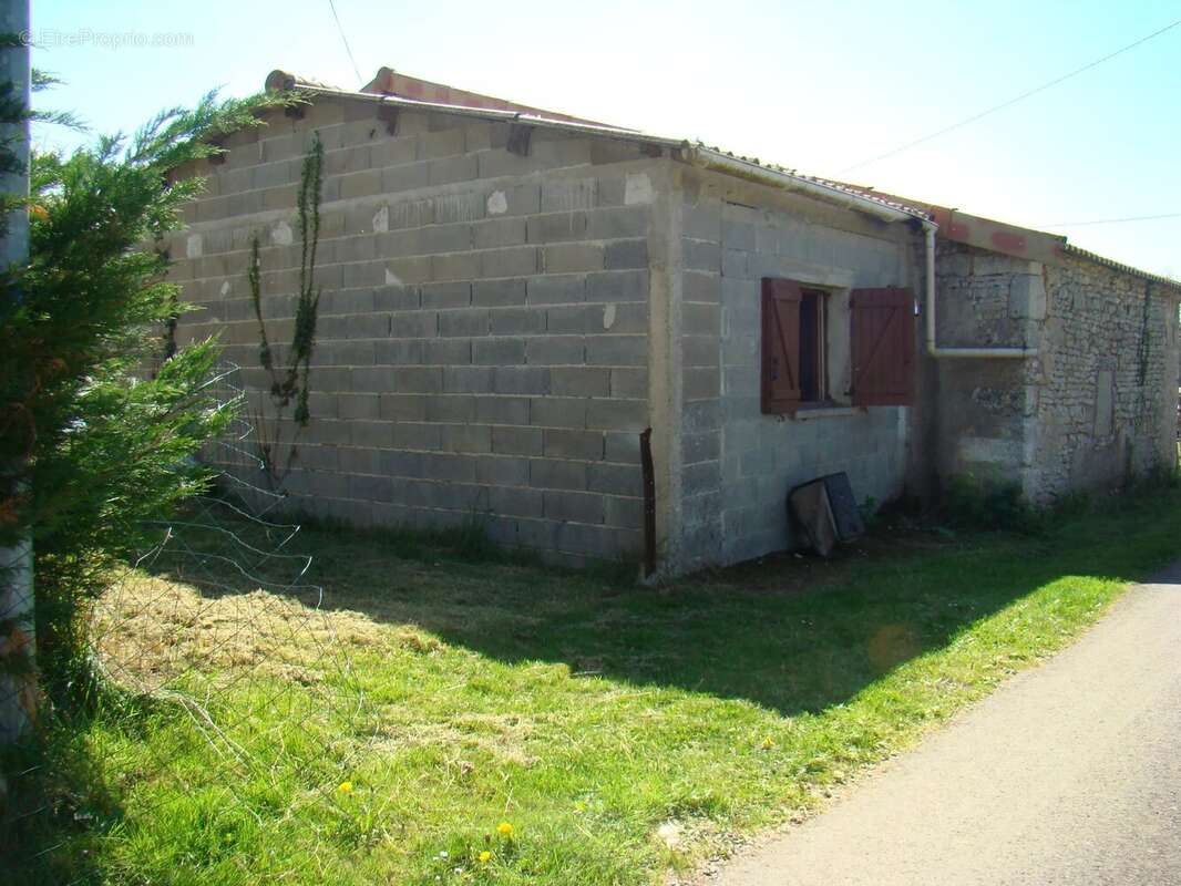 Maison à SAINT-MARTIN-L&#039;ARS