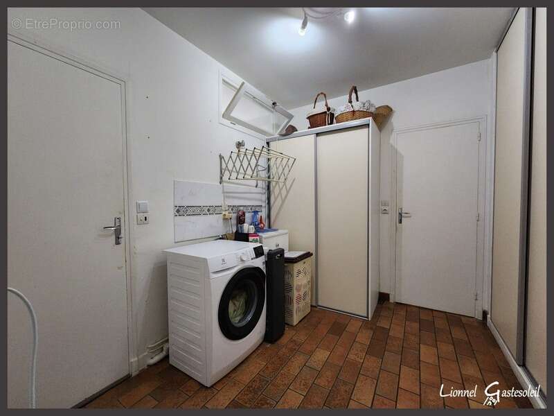 Maison à vendre de plain pieds 2/3 chambres sur la communes de Vélines en Dordogne (24) - photo 8