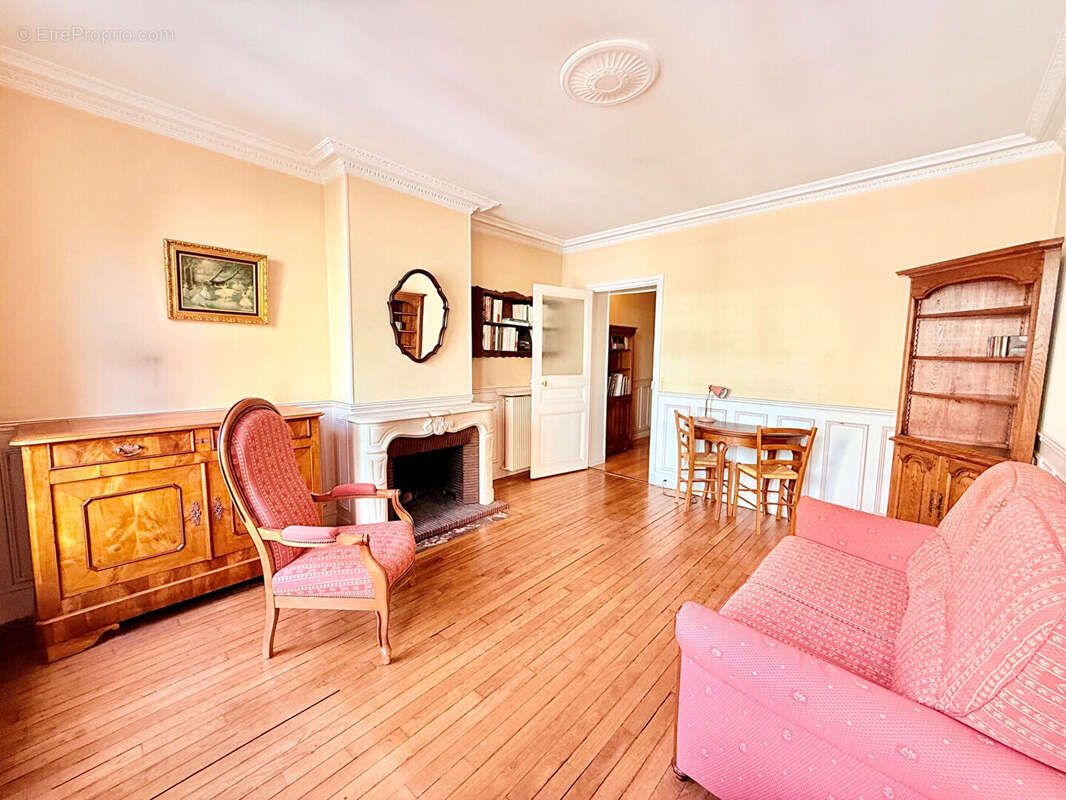 Appartement à LEVALLOIS-PERRET