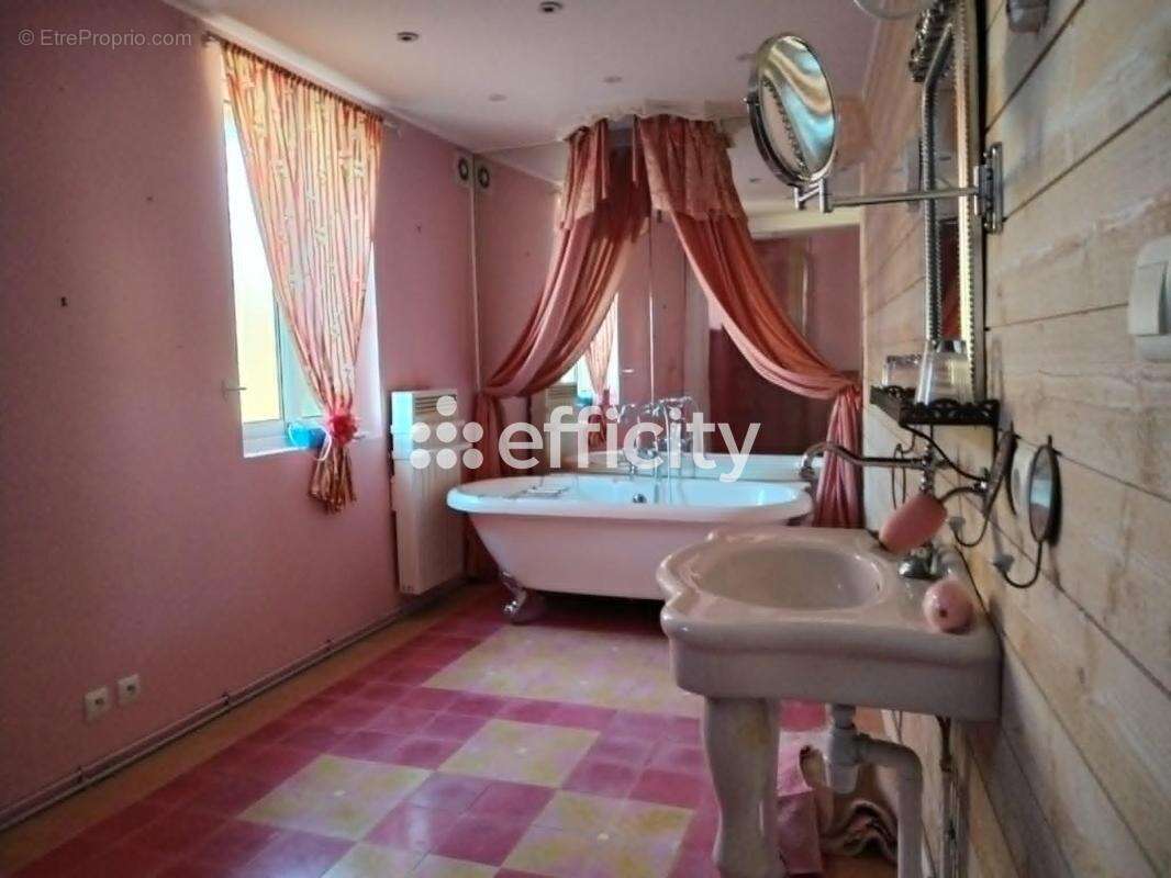 Maison 11 pièces 400 m² à vendre à Surtainville (50270) - photo 13