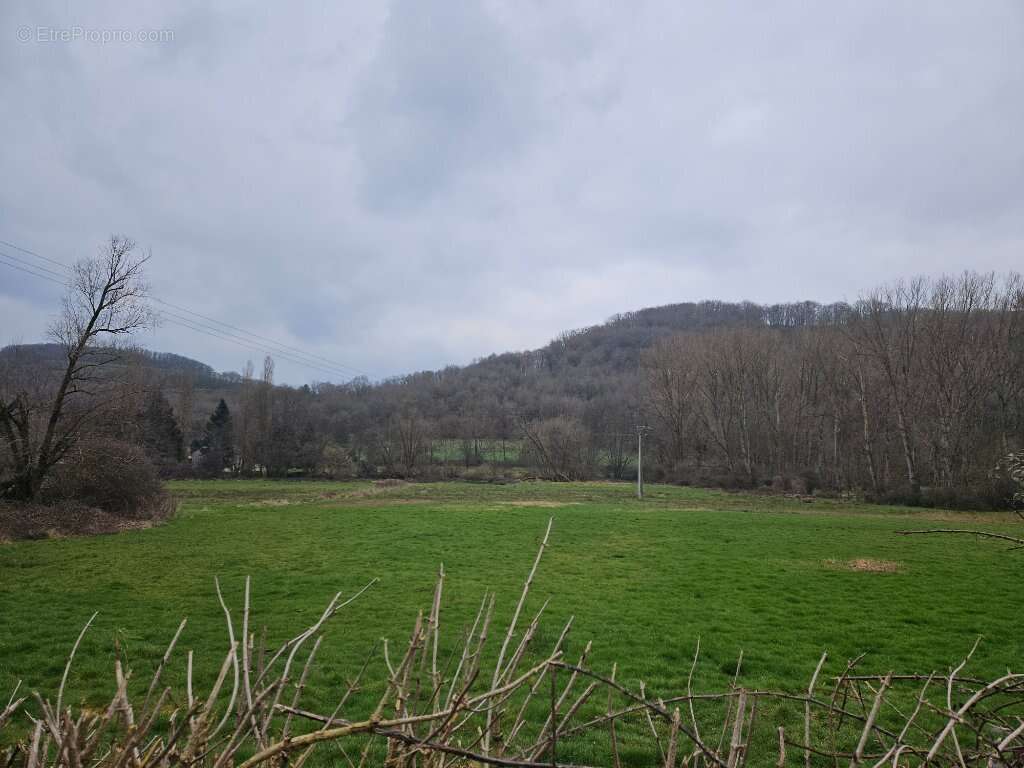 Terrain à SAINT-SERNIN-DU-BOIS