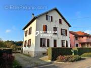 Maison à MONTREUX-CHATEAU