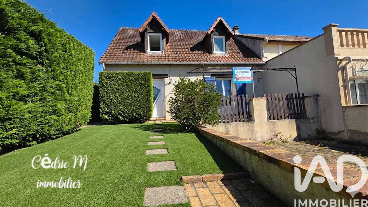 Maison 100 m² à Val-De-Reuil  - photo 2