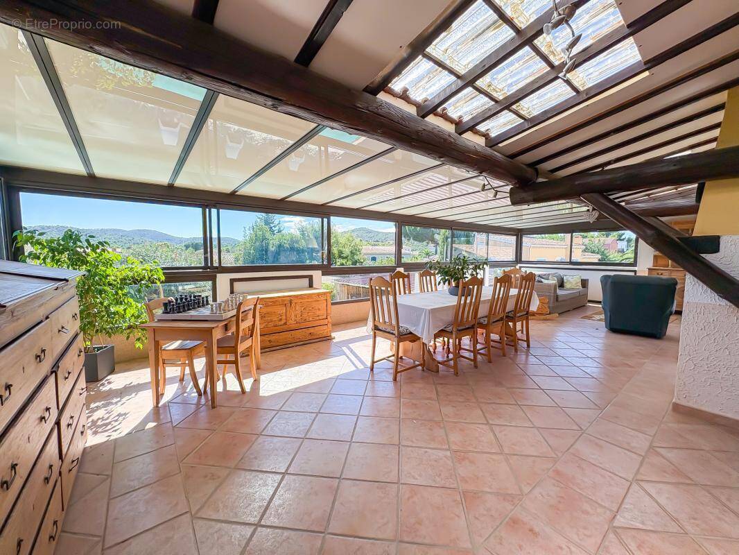 Appartement à BORMES-LES-MIMOSAS