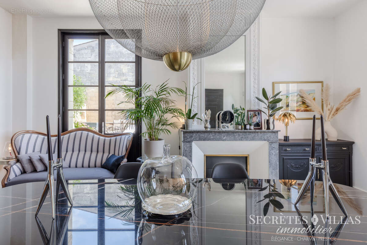 Maison à SAINT-EMILION