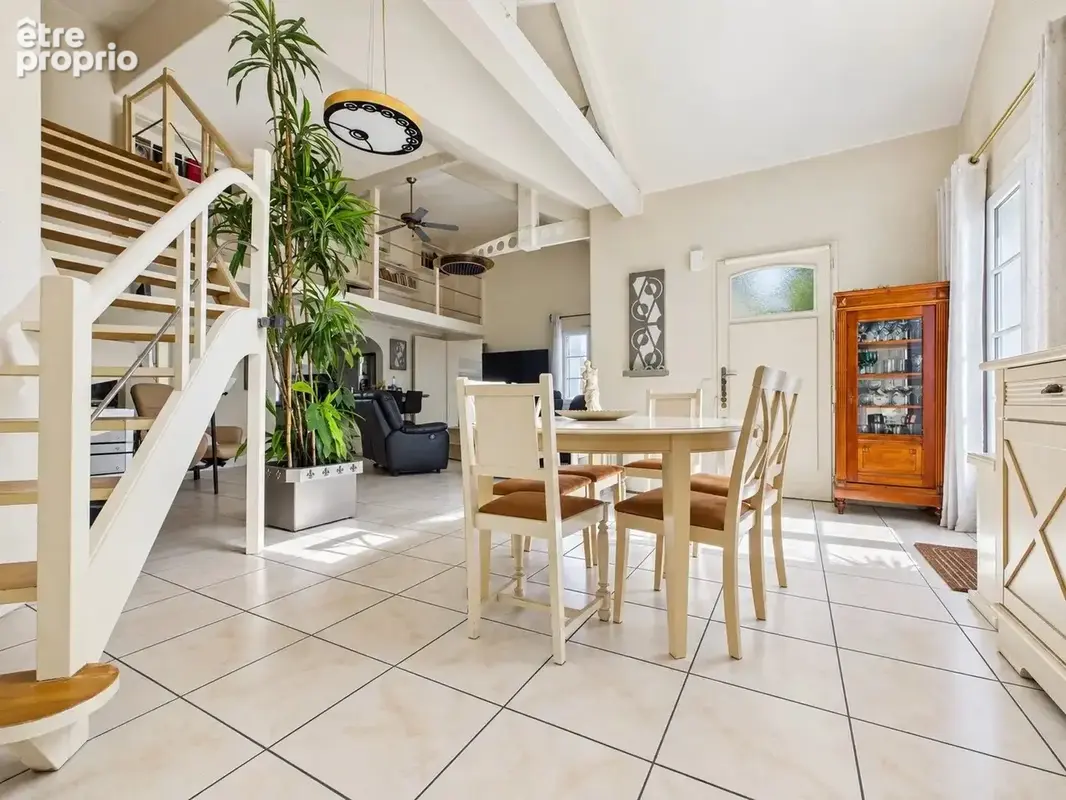 Maison familiale de caractère, vaste véranda et jardin paysager piscinable - photo 2