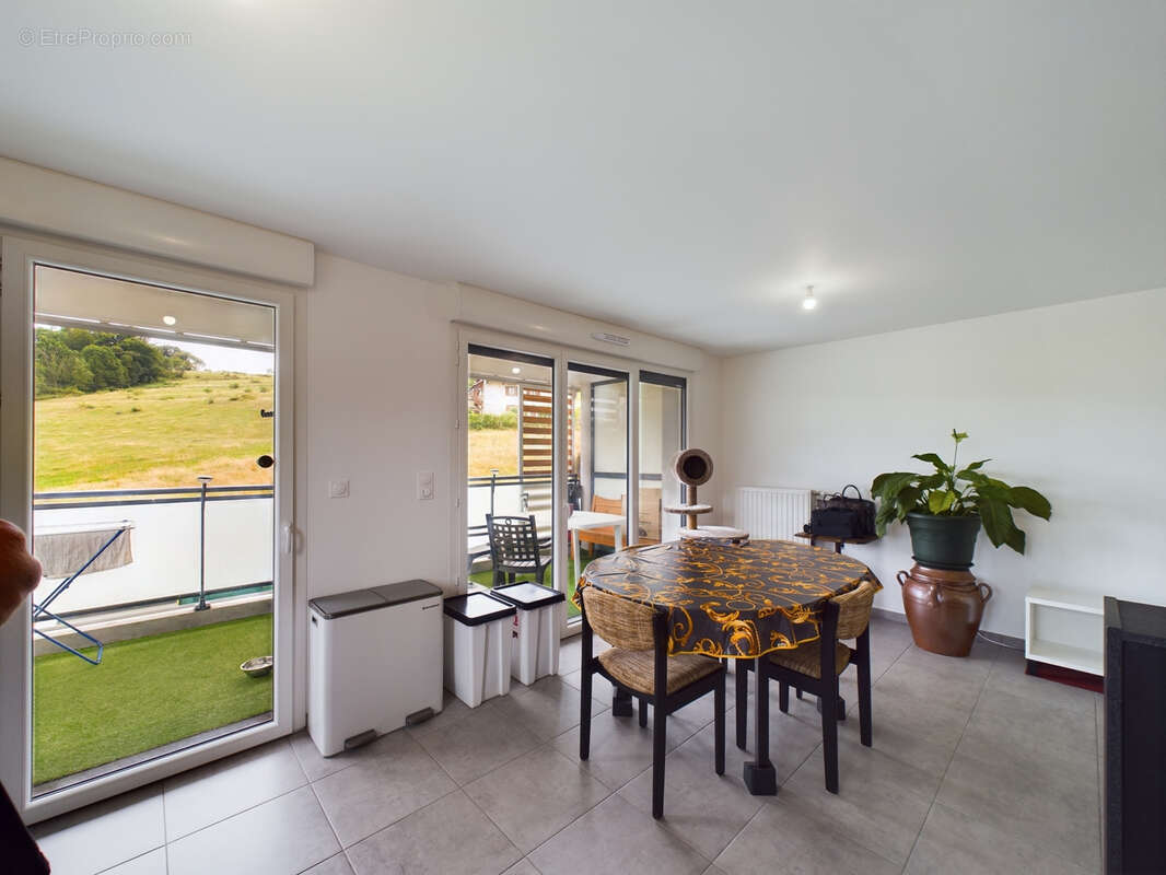 T4 récent de 76 m2 avec balcon, cave et vue dégagée   La Ravoire - photo 5