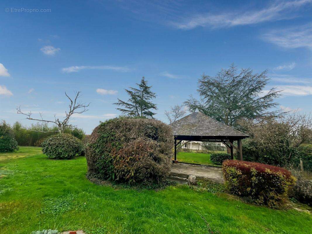 Maison à MARCILLY-EN-VILLETTE