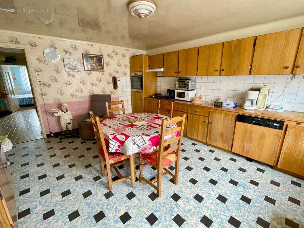 Maison à FRESNOIS-LA-MONTAGNE