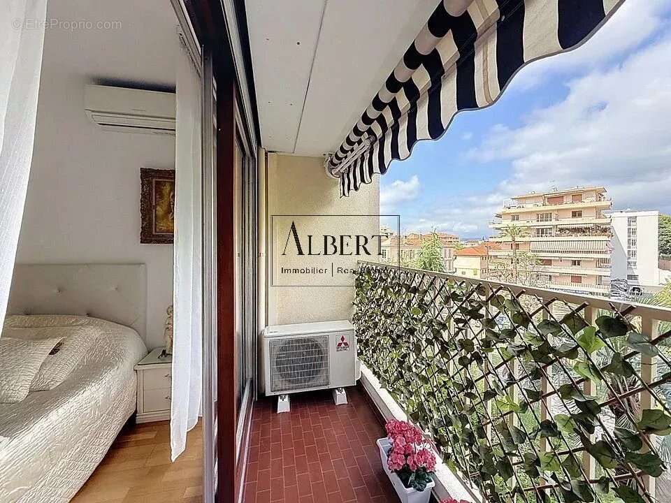 Cannes Centre – Élégant 3 pièces au cœur d’un parc historique - photo 17