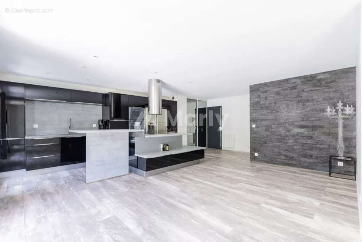 Appartement à VERRIERES-LE-BUISSON