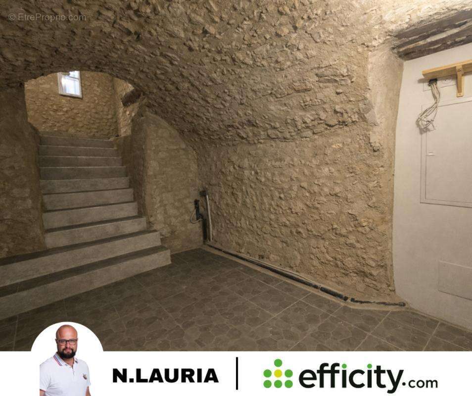 Appartement à LA TOUR-D'AIGUES