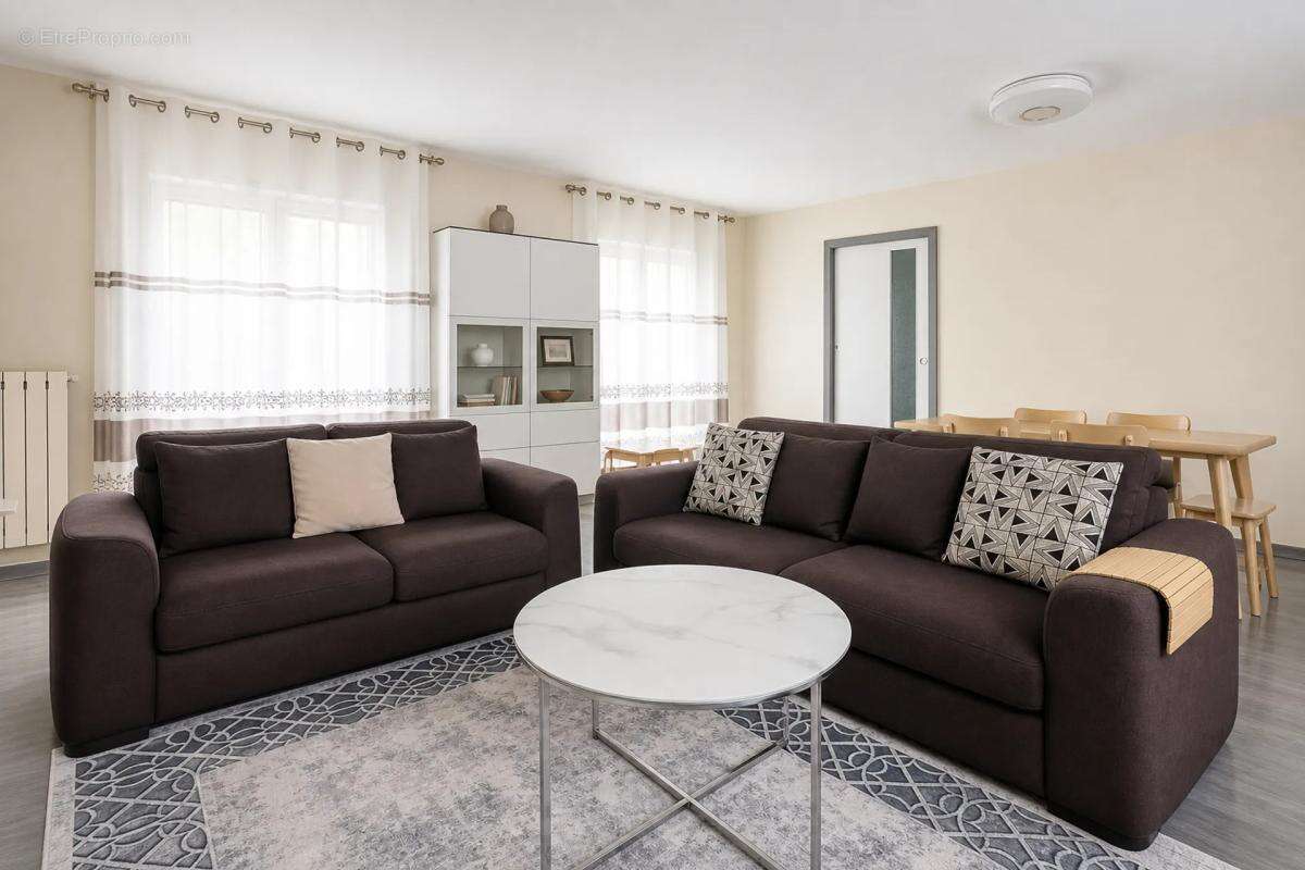 Appartement à STAINS