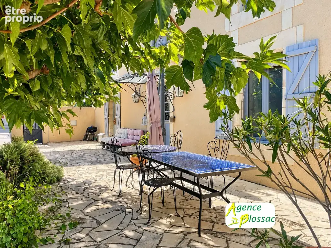 Propriete de caractere avec chambres d hotes et gite - photo 2