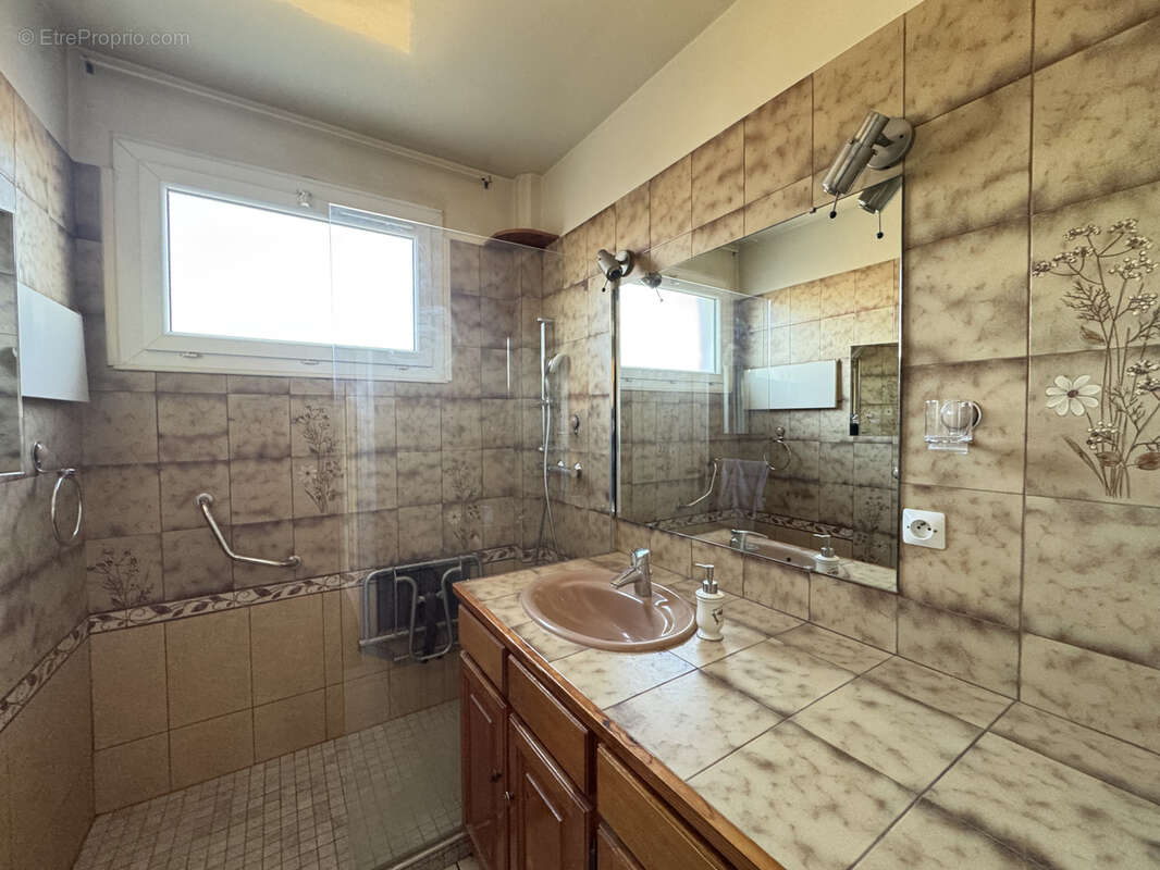 Appartement à SAINT-MAUR-DES-FOSSES