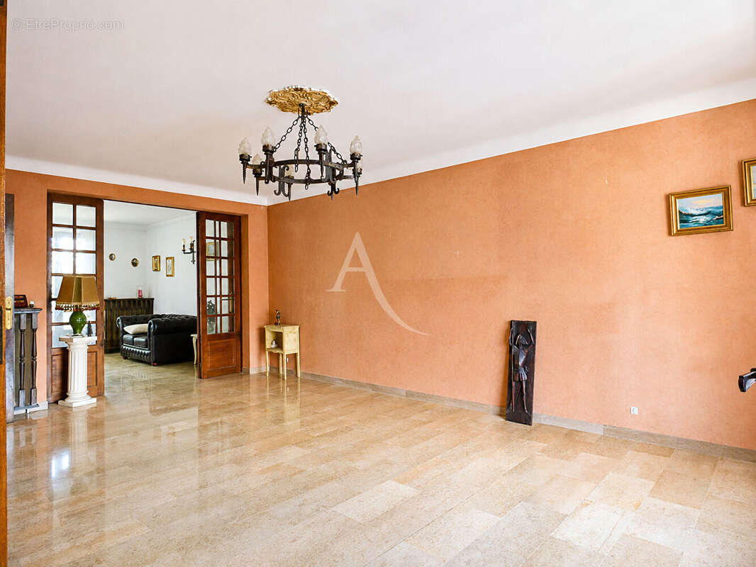 Maison Gagny 5 pièce(s) 100 m2 - photo 3