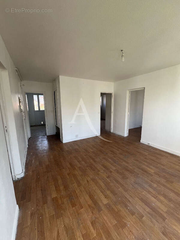 Appartement Aubervilliers 4 pièce(s) 61 m2 - photo 10