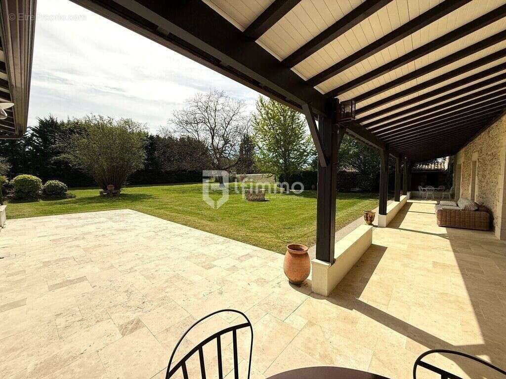Maison de maître 360m2 - 5 chambres - piscine - dépendances - photo 9