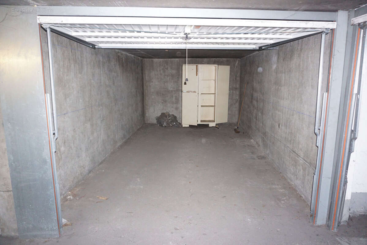 Parking à PARIS-13E