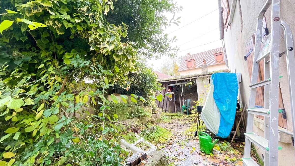 Maison à BENNECOURT
