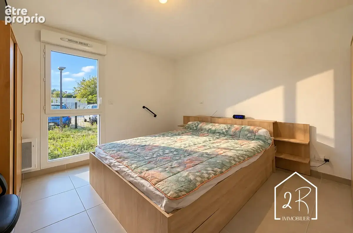 T2 - 42 m2 - rez-de-jardin - parking - photo 11