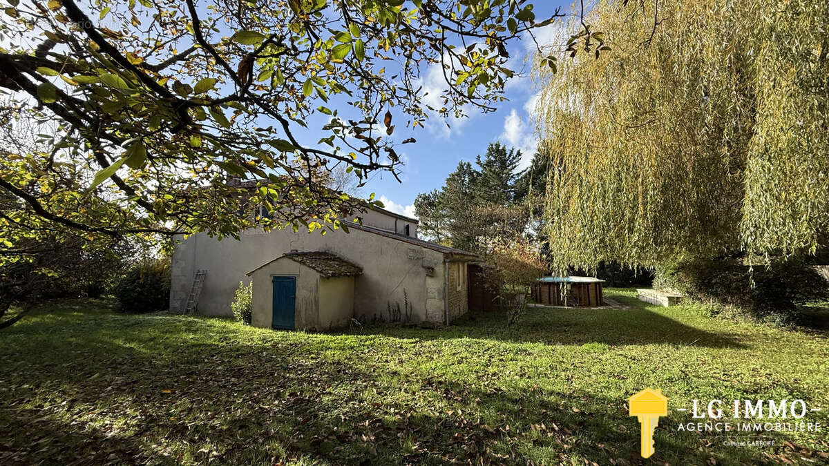 Maison à MORTAGNE-SUR-GIRONDE