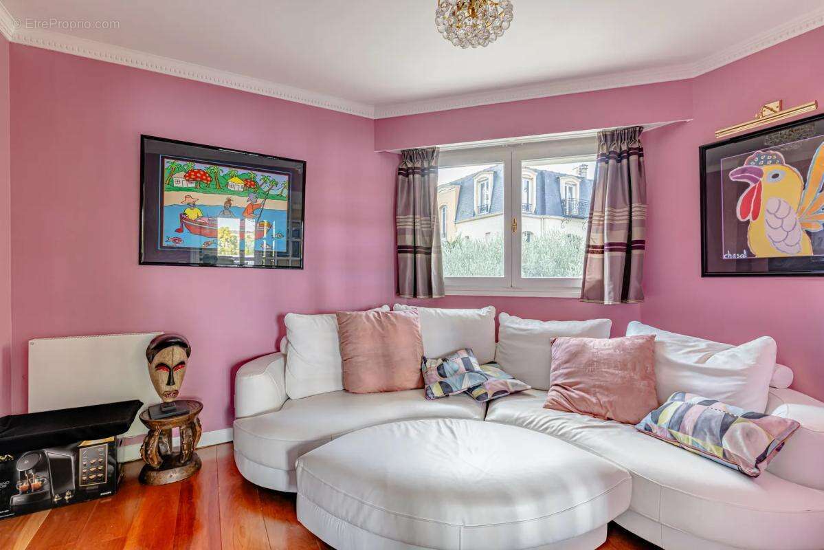 Appartement à ENGHIEN-LES-BAINS