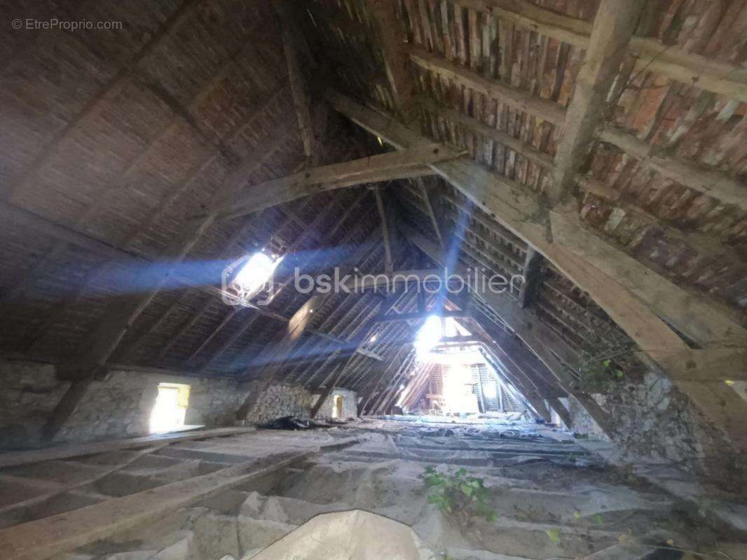 Maison à SAINT-JULIEN-DE-LAMPON