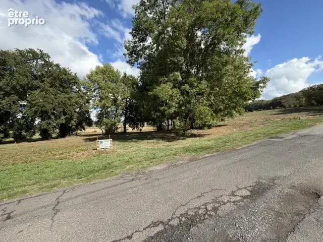 Terrain de 2111 M2 - photo 2
