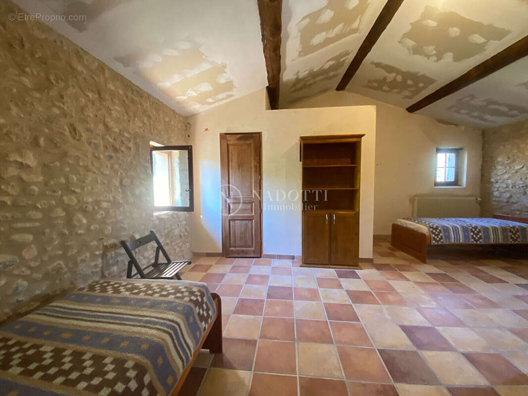 Mas à Cabrières D'Avignon avec terrain constructible. - photo 18