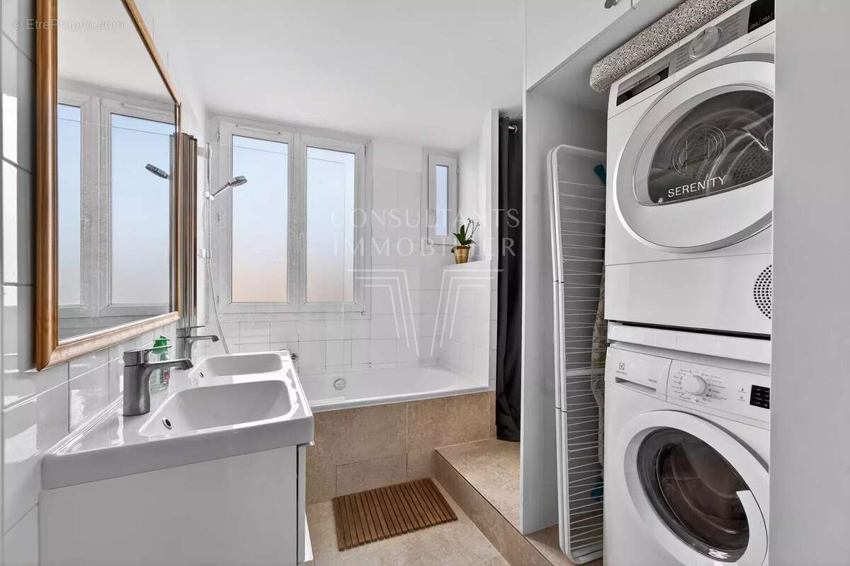 Appartement à LEVALLOIS-PERRET