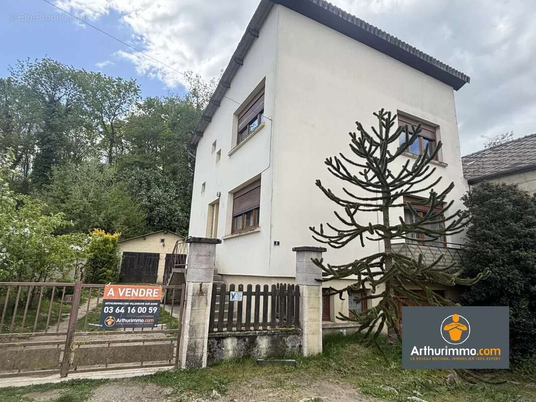 Maison à MAUREGNY-EN-HAYE