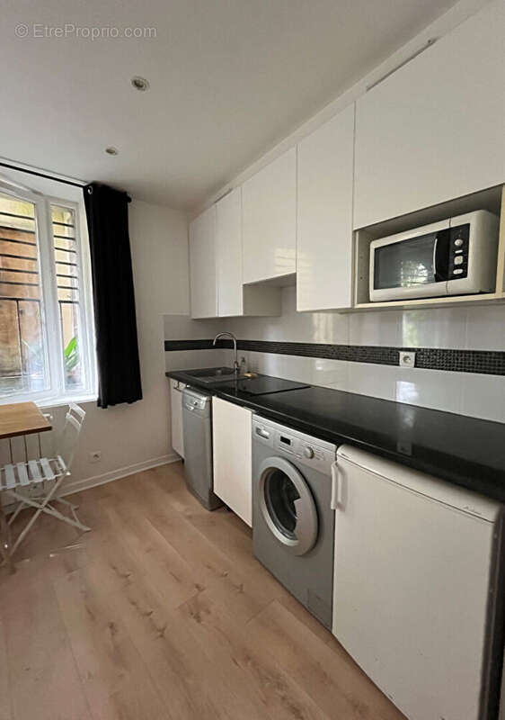 Appartement à PARIS-20E