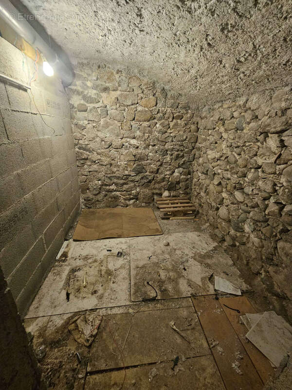 Appartement à MAUVES