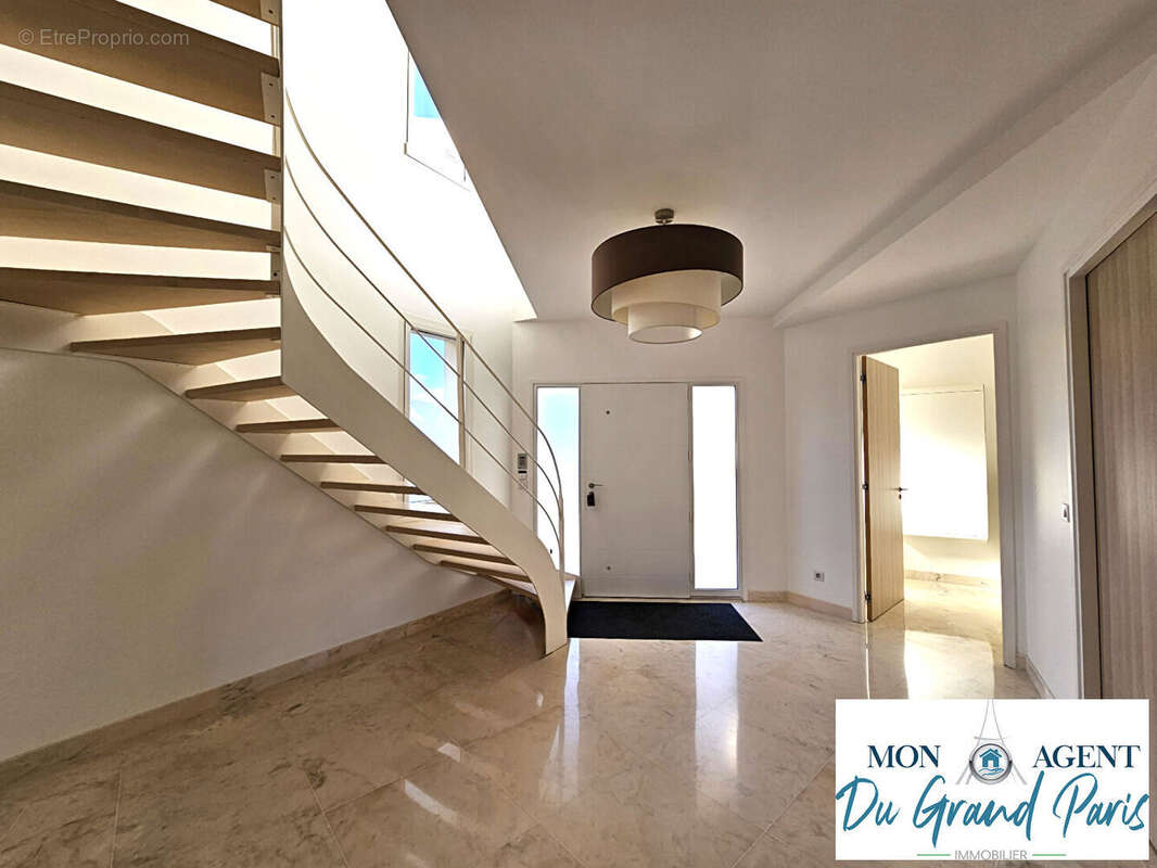 Maison à TOUSSUS-LE-NOBLE