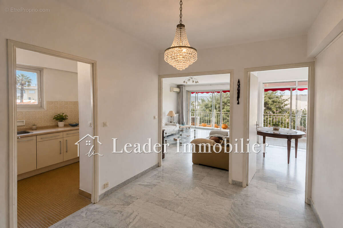 Appartement 81 m² à Antibes  - photo 5