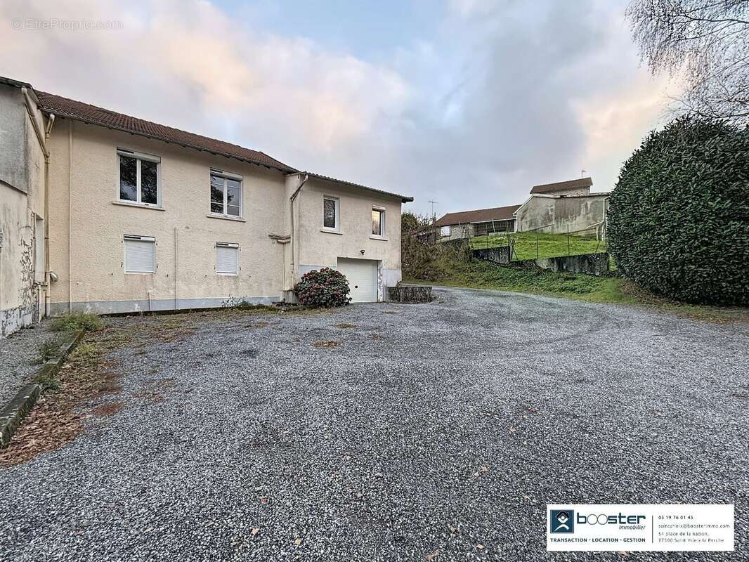 Commerce à COMPREIGNAC