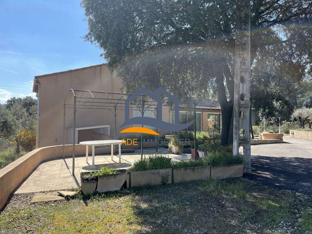 Maison à PEYROLLES-EN-PROVENCE