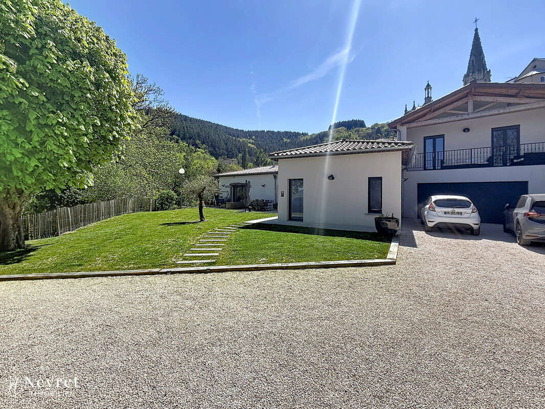 Maison à CELLIEU
