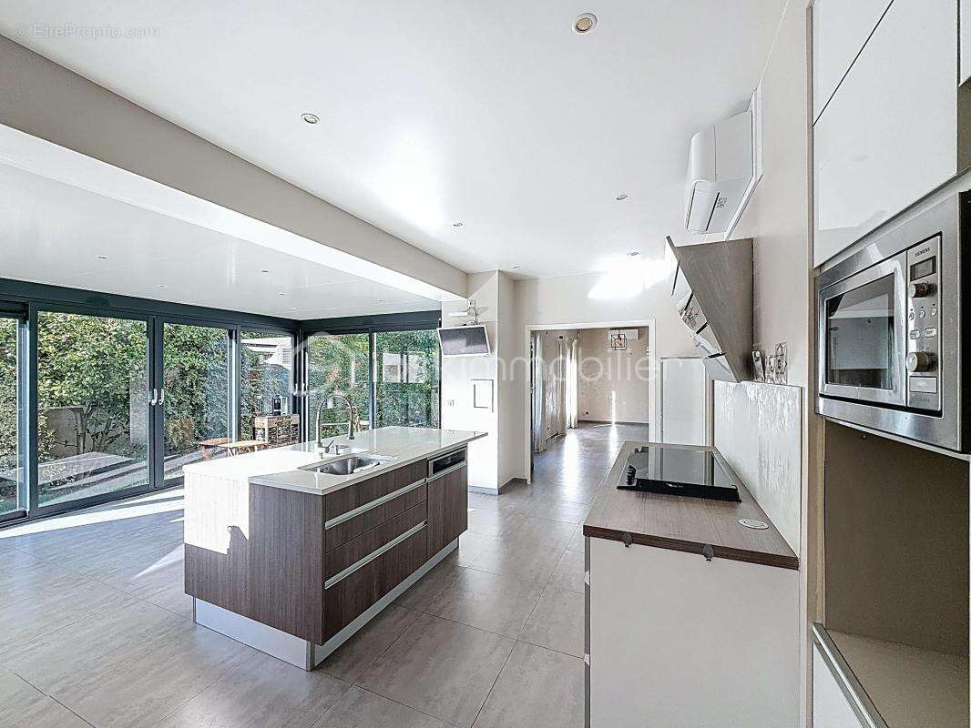 Maison à LES PAVILLONS-SOUS-BOIS