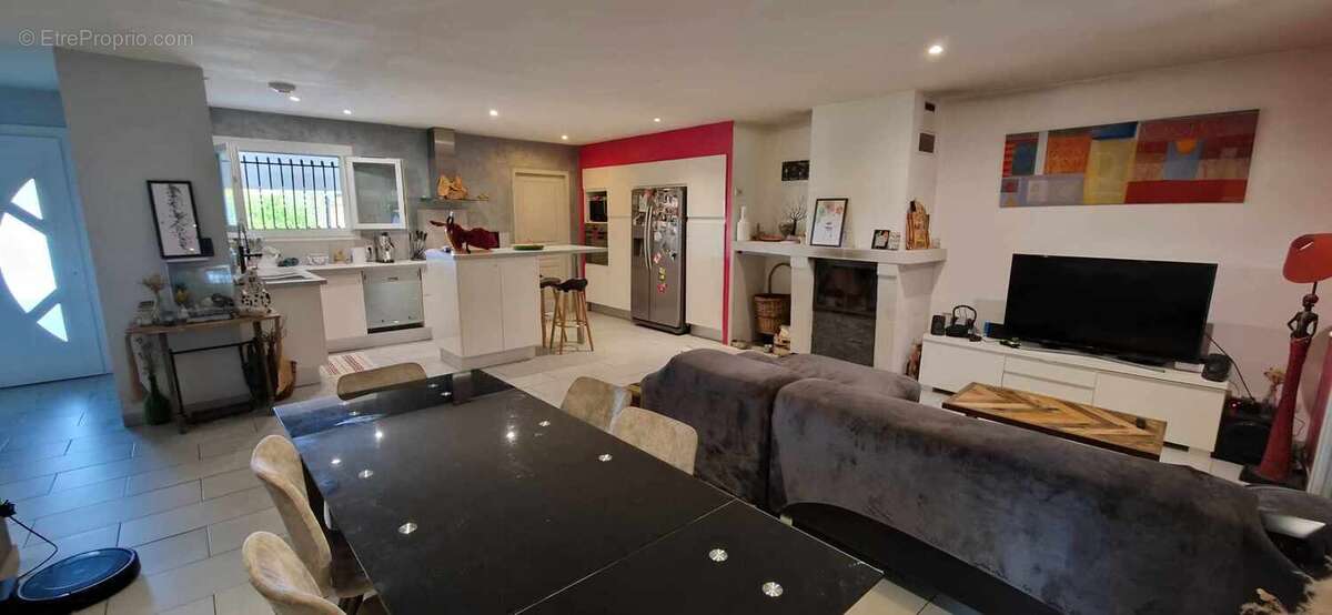 Maison à SAINT-CAPRAIS-DE-BORDEAUX