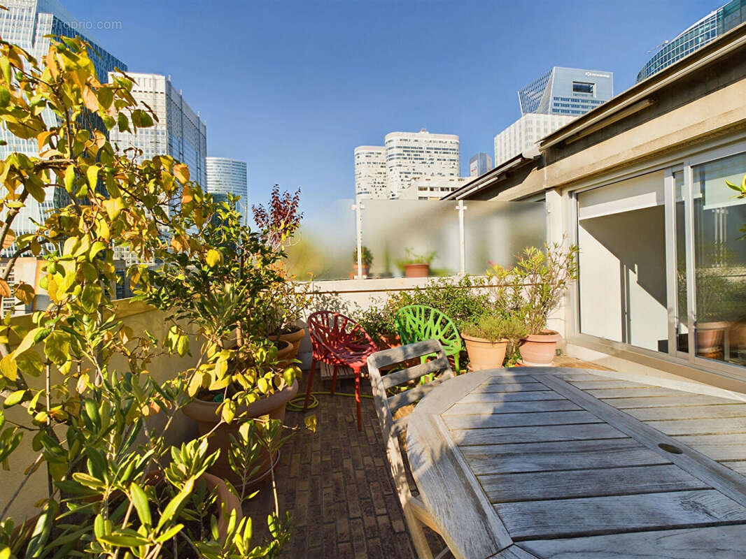 Appartement à COURBEVOIE