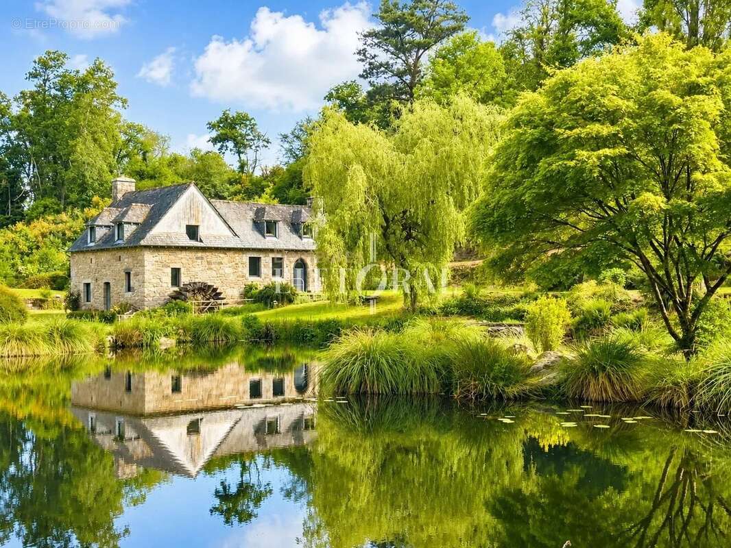 Maison à PLOUZELAMBRE
