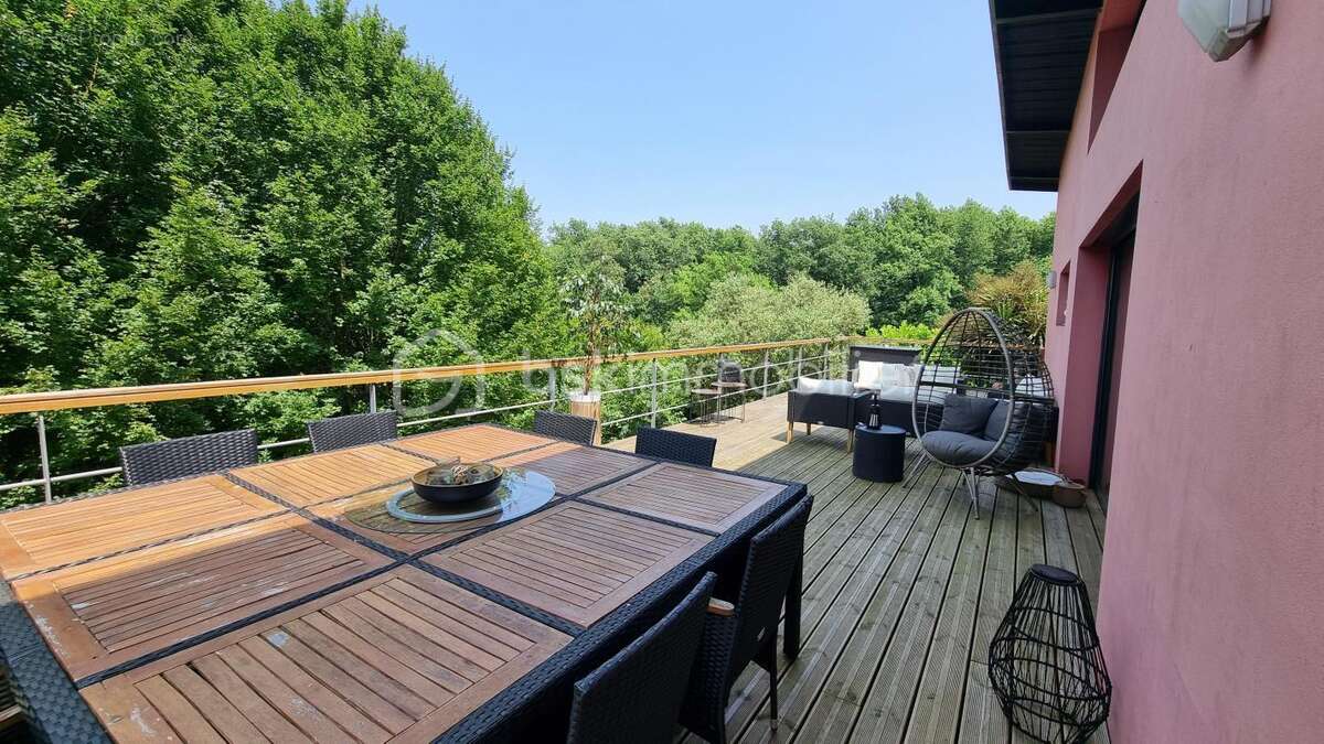 Maison à BUSSAC-SUR-CHARENTE