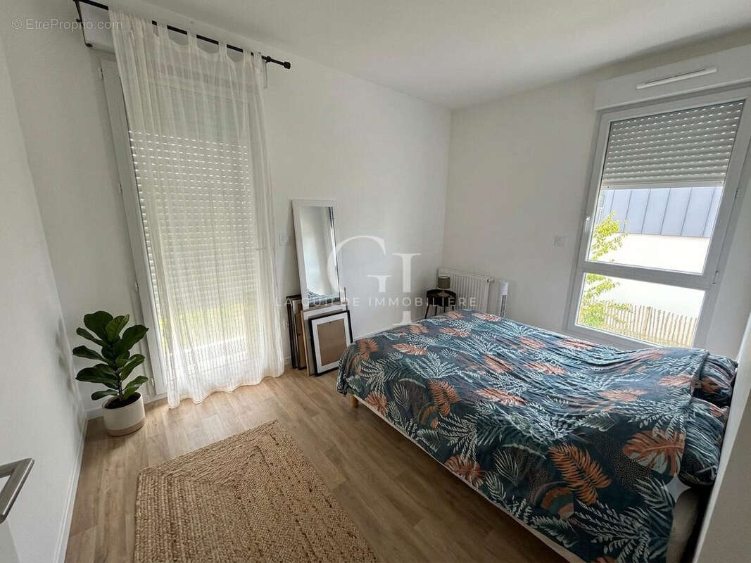 Appartement 66 m² à Avrille  - photo 5