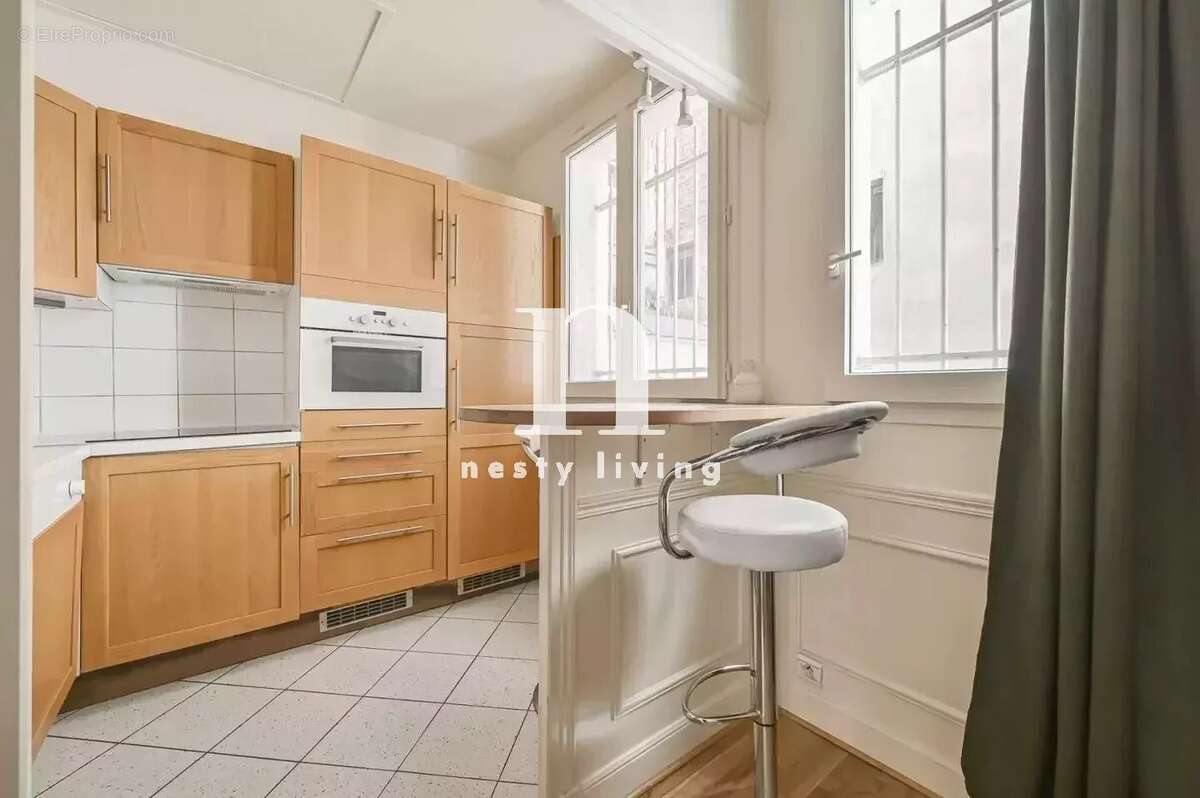 Appartement à PARIS-8E