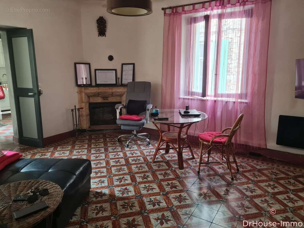 Maison à SAINT-DEZERY