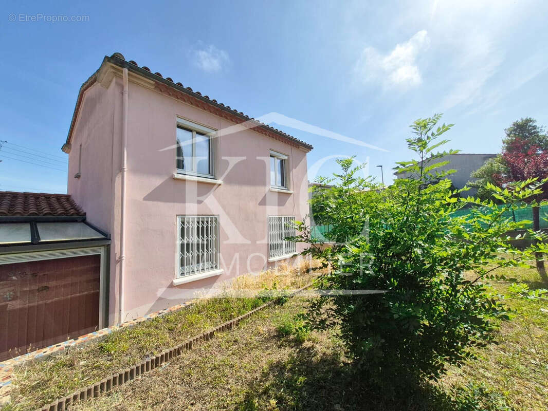 CARCASSONNE - Maison 3 chambres, jardin, garage - photo 11